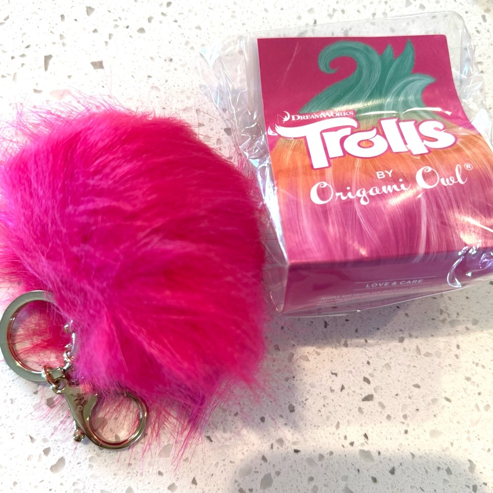 NEE Origami Owl TROLLS Bring Your Own Hair B.Y.O.H. Pom Pom CLIP KEYCHAIN Access